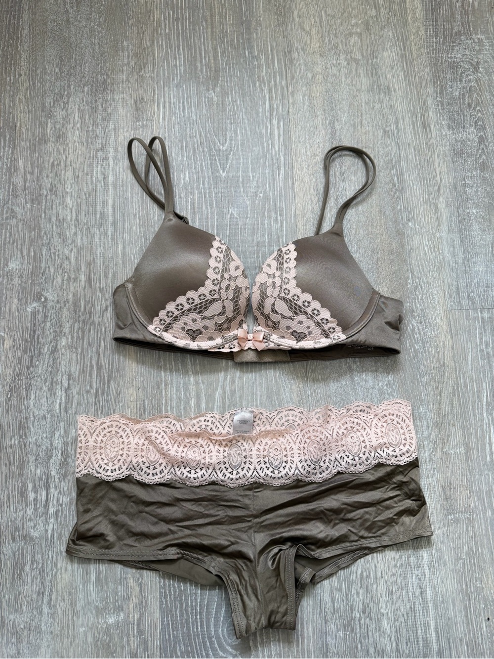 Victoria's Secret Taupe Very Sexy Bra & Blush Lace Trim Boyshort Set